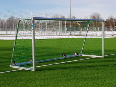 Netz für Jugendfußballtore grün
