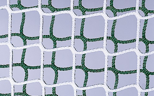 Fußballtornetz mit Diagonalstreifen in Grün-Weiß