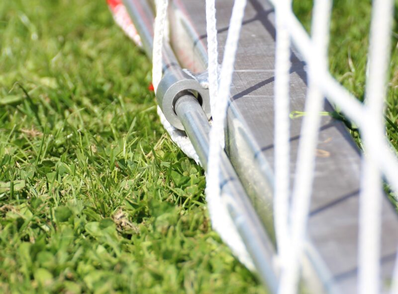 Netzsicherung für Fußballtore 7,32 x 2,44 m mit Stangensystem, Auslage: 1,50 m Netzsicherung für Fußballtore 7,32 x 2,44 m mit Stangensystem, Auslage: 1,50 m