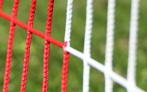 Zweifarbiges Netz für Jugendtore 5 x 2 m in Rot-Weiß