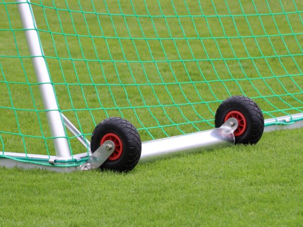 Fußballtor mit Kippsicherung von artec Sportgeräte