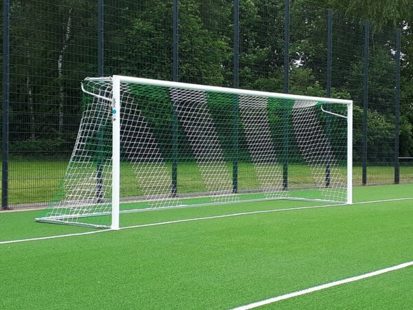 Fußballtor mit Netzbügeln easytec