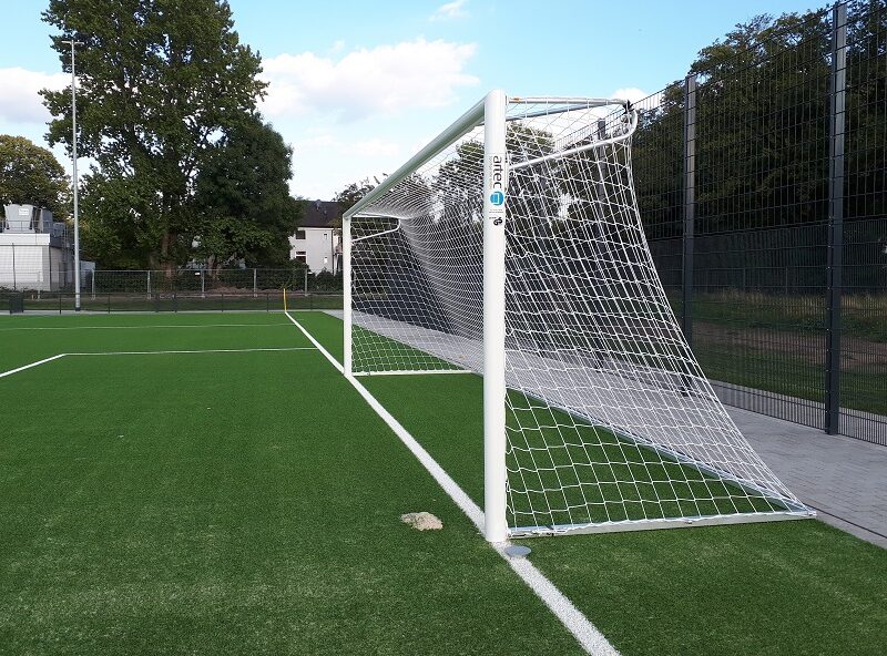 Fußballtor mit Netzbügeln von artec Fußballtor mit Netzbügeln von artec