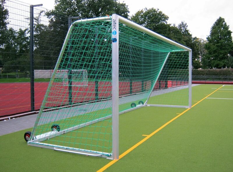 Trainingstor mit Rädern und Gewichten Trainingstor mit Rädern und Gewichten