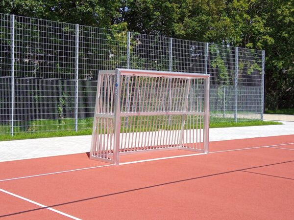 Bolztor mit geschlossenem Hinterbau