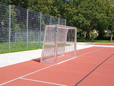 Bolztor aus Aluminium mit geschlossenem Hinterbau von artec Sportgeräte aus Melle