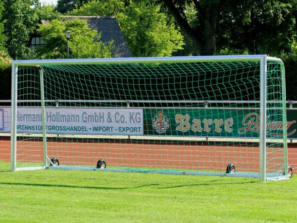 Alu-Jugendtor mit Rädern und Gewichten