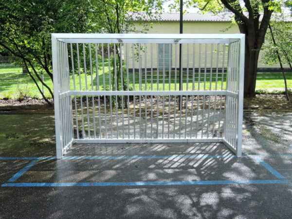 Bolztor mit Alustreben und Sandfüllung_30096-1