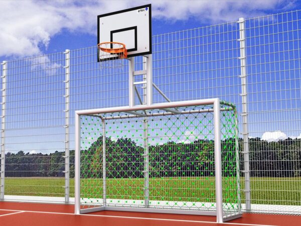 Bolztor mit Herkulesnetz und Basketballaufbau