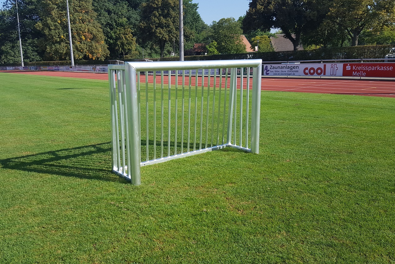 Minitor aus Alu 2,40 x 1,60 m, vollverschweißt Minitor aus Alu 2,40 x 1,60 m, vollverschweißt