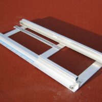 Laufschienen mit Erdankern für Stabhochsprung von artec