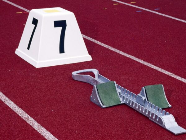 Startkasten aus GFK mit Fehlstartanzeige von artec Sportgeräte