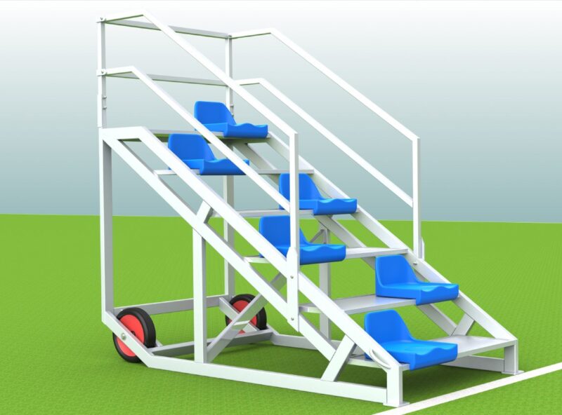 Zielrichtertreppe mit Sitzschalen aus Aluminium