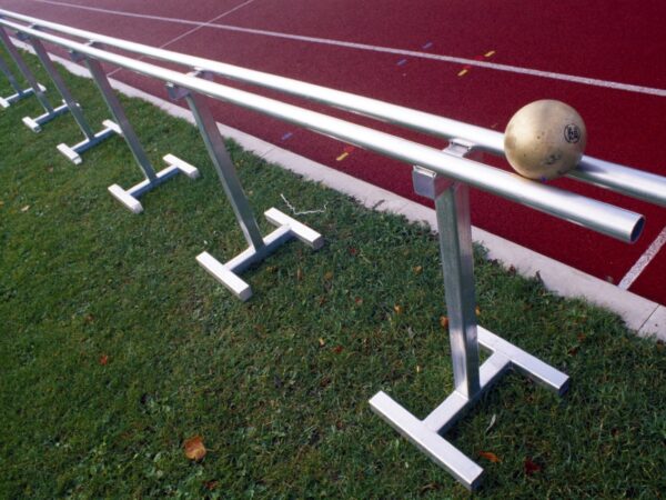 Mobile Rückrollbahn für Stoßkugeln aus Aluminium