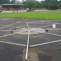 Schablone aus Aluminium für genauen Einbau von Diskuswurfschutzgitter in Höhe 4,0 m-2361