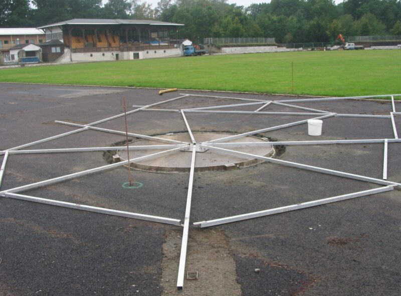 Schablone aus Aluminium für genauen Einbau von Diskuswurfschutzgitter in Höhe 4,0 m-2361 Schablone aus Aluminium für genauen Einbau von Diskuswurfschutzgitter in Höhe 4,0 m-2361