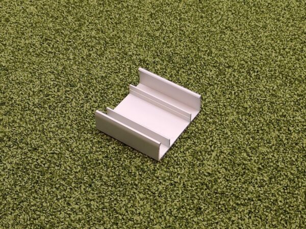 Halterungen mit Bohrung für Zarge