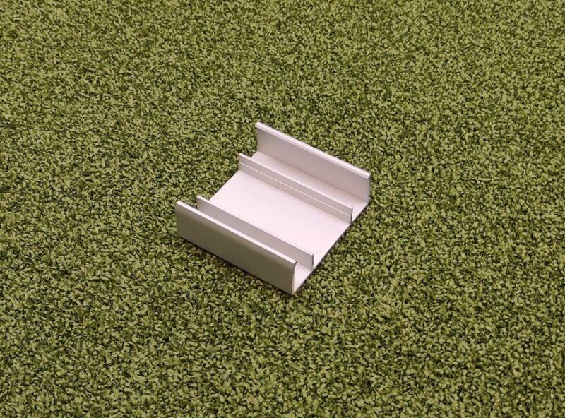 Halterungen mit Bohrung für Zarge