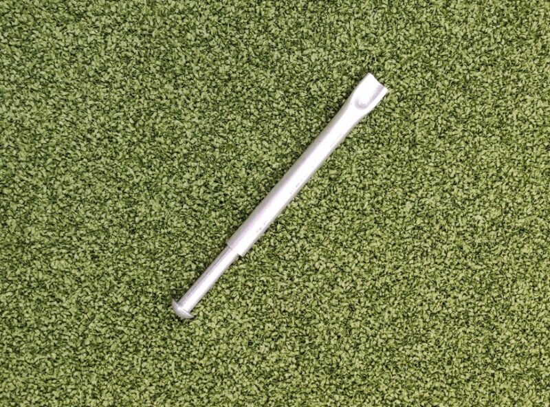 Bolzen in Hülse zur Befestigung von Laufbahn-Zargen Bolzen in Hülse zur Befestigung von Laufbahn-Zargen