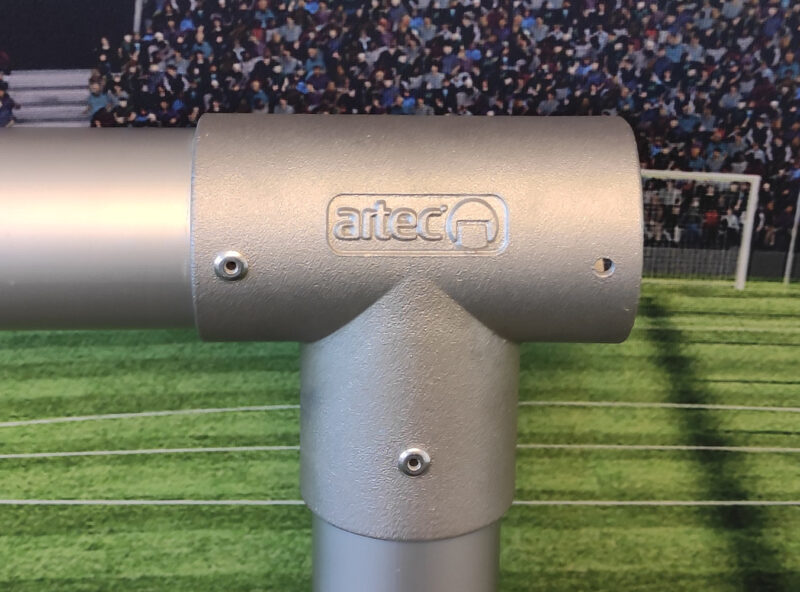 Außenliegender T-Verbinder für Barrieren