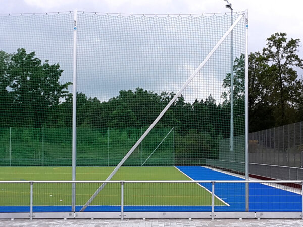 Querstrebe für Ballfang-Anlage