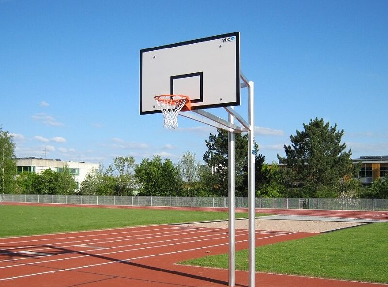 Zweimast-Basketballständer, komplett verschweißt