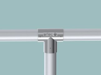 Barrieresystem aus Aluminium, Systemlänge: 50 m, außenliegende T-Verbinder, gebogene Ausführung eloxiert von artec