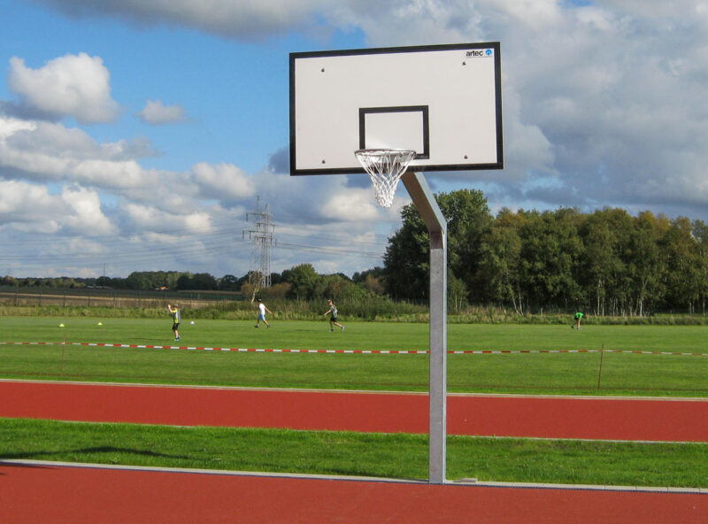 Einmast-Streetballständer aus Stahl Einmast-Streetballständer aus Stahl