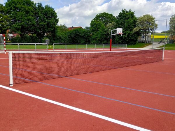 Tennispfosten im Rundprofil aus Aluminium