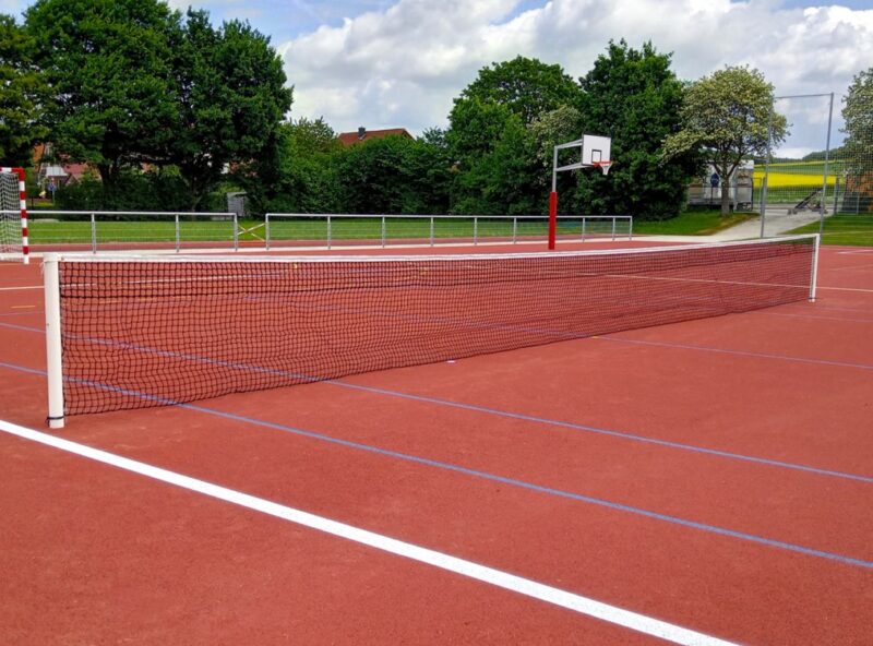 Tennispfosten im Rundprofil aus Aluminium