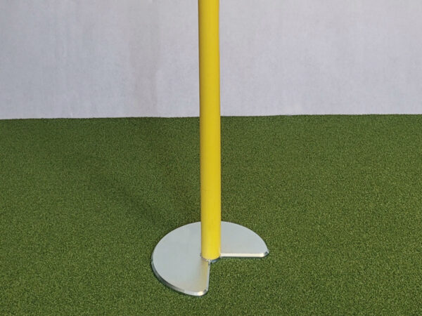 Eckfahne mit Aussparung im Tellerfuß