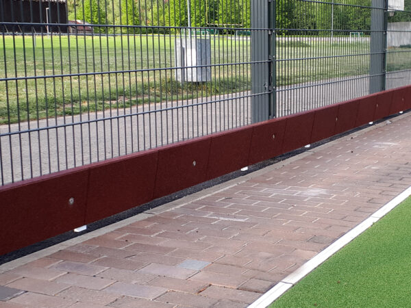 Prallschutzbohle für Hockeyfelder