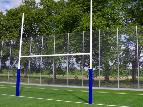 Rugbytor aus Aluminium in Weiß