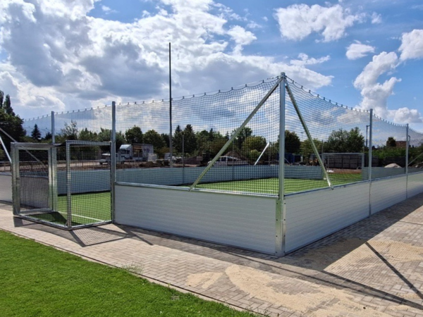 Soccer Court aus Stahl