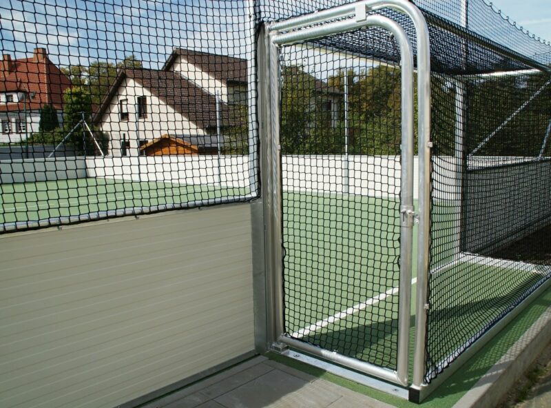 Soccer Court aus Stahl, stationär, Banden aus Sandwichelementen, Bandenlänge 50 m Soccer Court aus Stahl, stationär, Banden aus Sandwichelementen, Bandenlänge 50 m