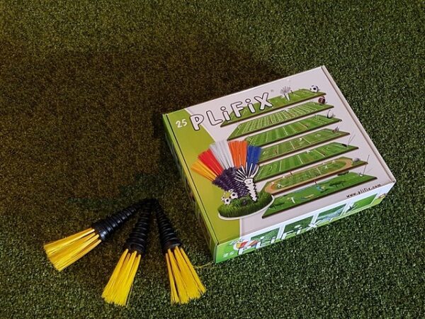 PliFIX Einmesshilfe für Spielfeldmarkierung - Synthetisches Grasimplantat in verschiedenen Farben im 25er Set