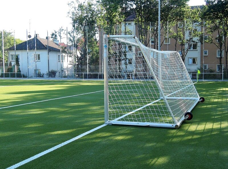 Trainingstor GUARDIAN mit Gewicht im Bodenrahmen