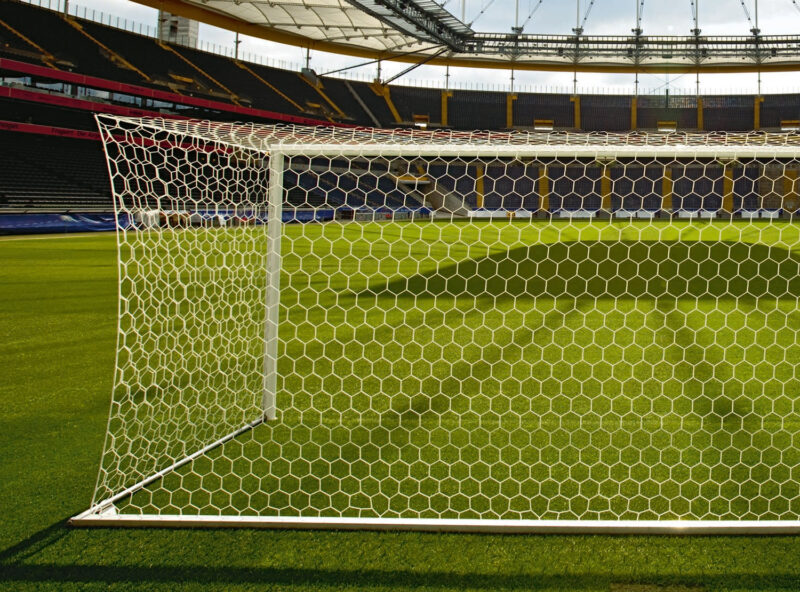Netz für Fußballtore mit wabenförmigen Maschen Netz für Fußballtore mit wabenförmigen Maschen
