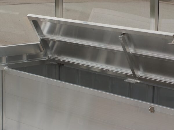 Stauraum als Sonderausstattung für Spielerkabine