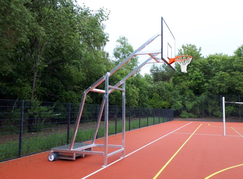 Mobiler Basketballständer für den Außenbereich