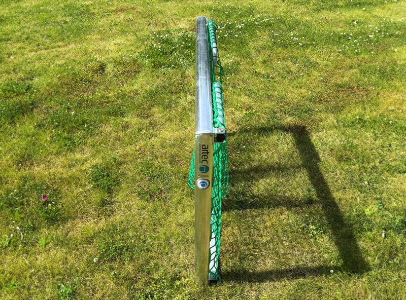 Platzsparendes Minitor aus Aluminium Platzsparendes Minitor aus Aluminium