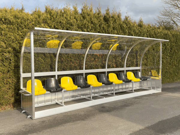 Trainerbank mit Sitzschalen in Vereinsfarben Modell MÜNCHEN